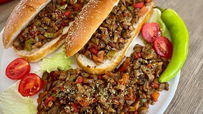 Geleneksel Yunan sakatat yemeği kokoretsi, dünyanın en iyi sakatat yemeği oldu. Kokoreçe benziyor değil mi?