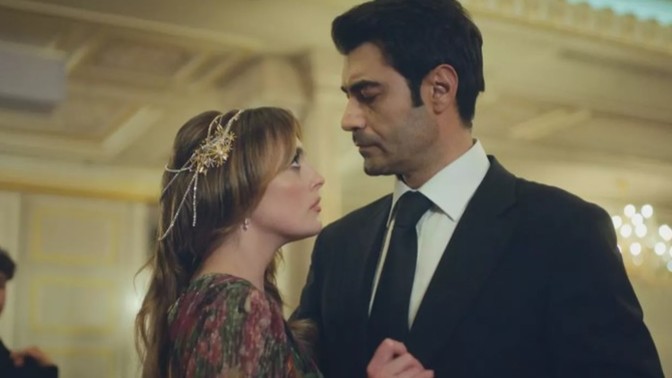Melis Sezen ve Murat Ünalmış'ın başrollerini paylaştığı Gülcemal final kararını erteledi. Sevindiniz mi?