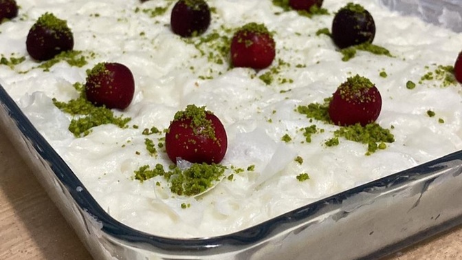 Güllaç sizce cevizli mi olmalı yoksa Antep fıstıklı mı?