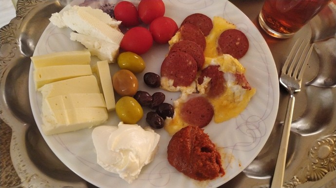 Kahvaltı için abartmış mıyım, bunlar çok mu?