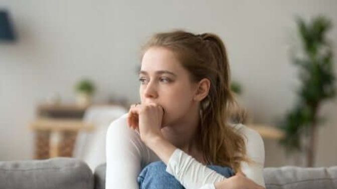 Düğün hazırlığı yapıyoruz, nişanlım ailesine para harcatmıyor. Her şeyi benim almam normal mi?
