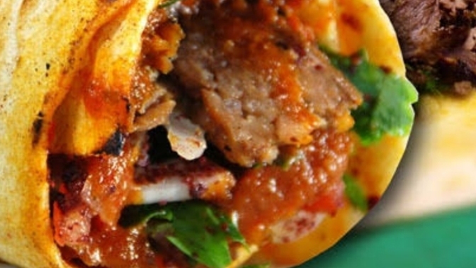 Hatay usulü soslu döner dürüm sever misiniz?