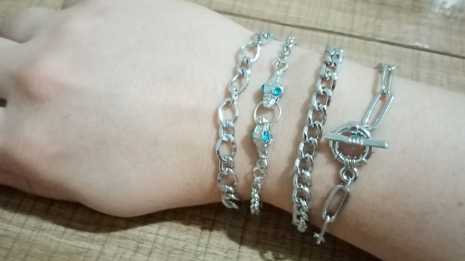 Görümcem ve eltimin bilekliğini yapmışlar hemen aldım, bu aşk değil de ne 😄?