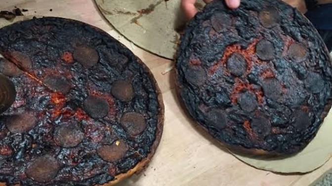 Kahvaltıya pizza yaptım ama tadı tuhaf geldi, sizce neden olabilir?