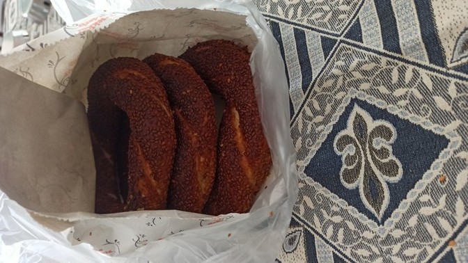 Gevrek simit sever misiniz?