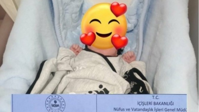Galatasaraylı bir taraftar yeni doğan bebeğine Icardi ismini koymuş! Siz de çocuğunuza futbolcuların adını koyar mıydınız?