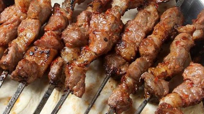 Mangal yaparken, kuşbaşı kebap mı yoksa tavuk ızgara mı tercih edersiniz?