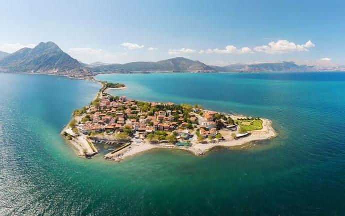 Sizce göle yüzmeye gidilir mi?