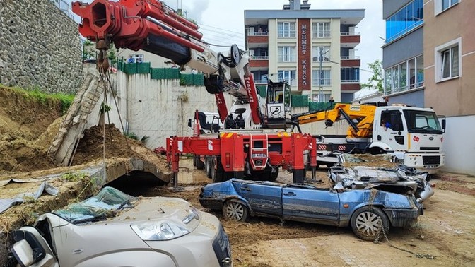 İş makinası gördüğünde izler misin?