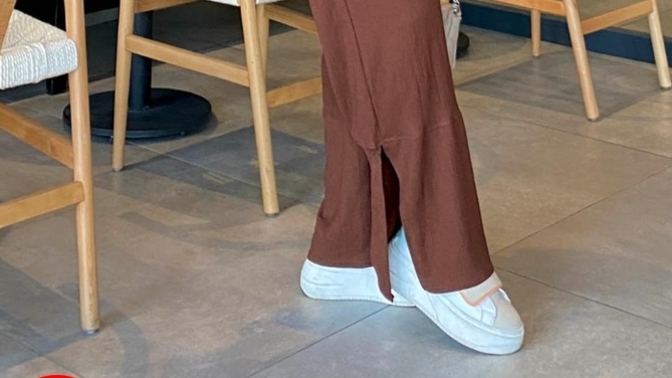 Sizce tesettür için yırtmacı çok mu fazla, alınır mı?