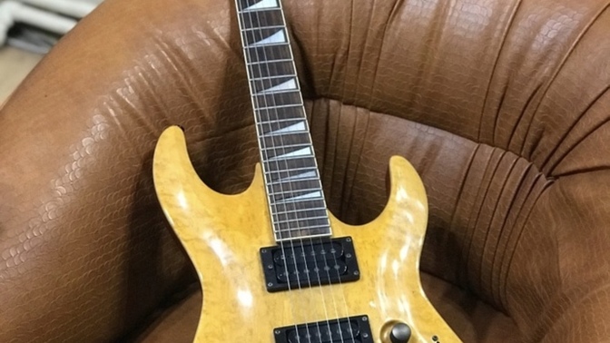 30 yıllık gitarım nasıl?