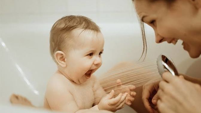 Banyoyu sevmeyen bebekler için çözümleriniz neler?