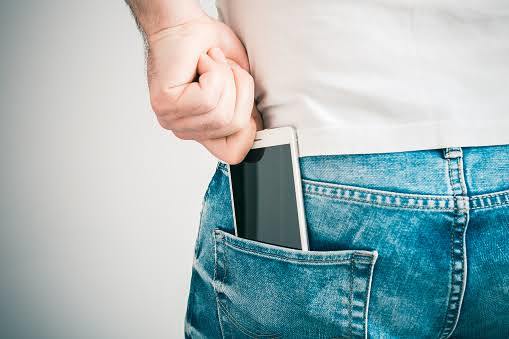 Cep telefonunu nerede taşıyorsun?