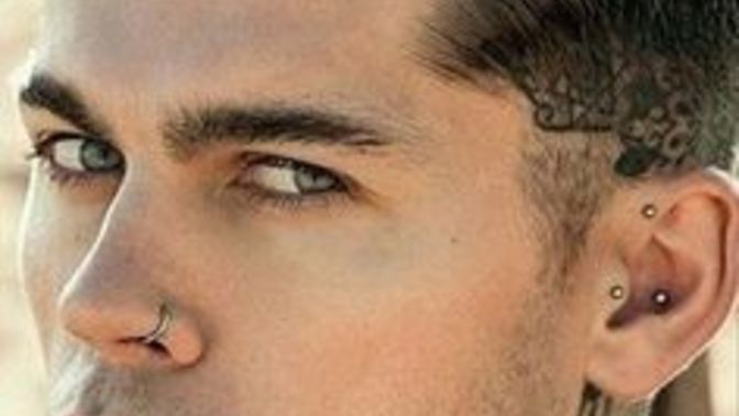15 yaşındaki oğlunuz küpe ve piercing gibi şeylere özense kızar mısınız?