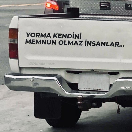 Yapmacık insanlar, yazdıkları ile sözleri ile uyguladıkları laubali hareketler ile sizleride sinir ediyor mu?