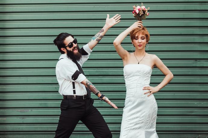 Sevgiliniz ile karşı cins arkadaşı samimi fotoğraf çekilebilir mi?