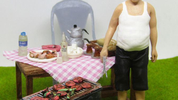Gezmeye gideceğim "o gezeceğin parayla 4-5 kilo sucuk alırsın" dedi. Ne demek istedi?