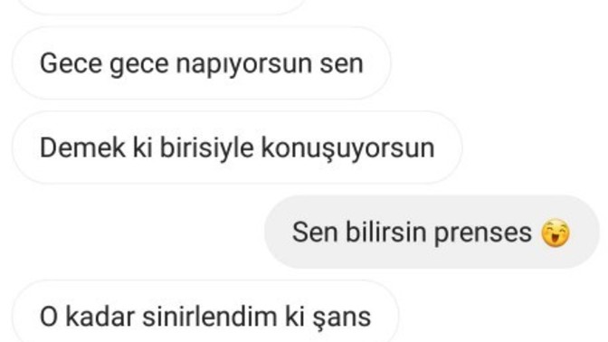 İki ay önce benden bahane yaparak ayrılan kişi böyle diyor, derdi ne?