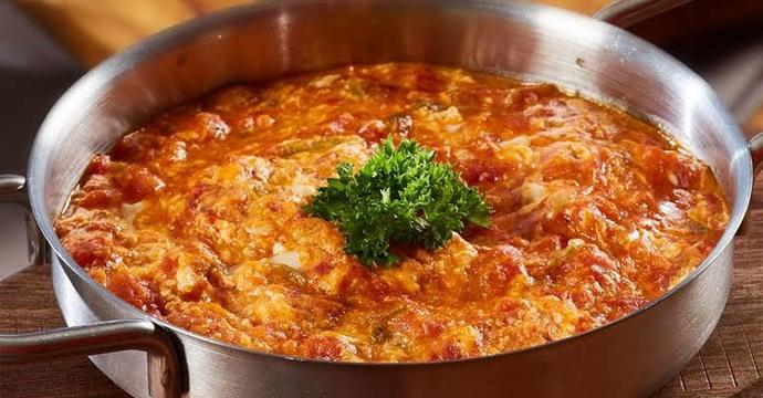 Menemen mi, sucuklu yumurta mı?