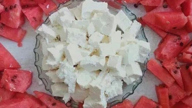 Karpuzun yanına yakışan peynir nedir?