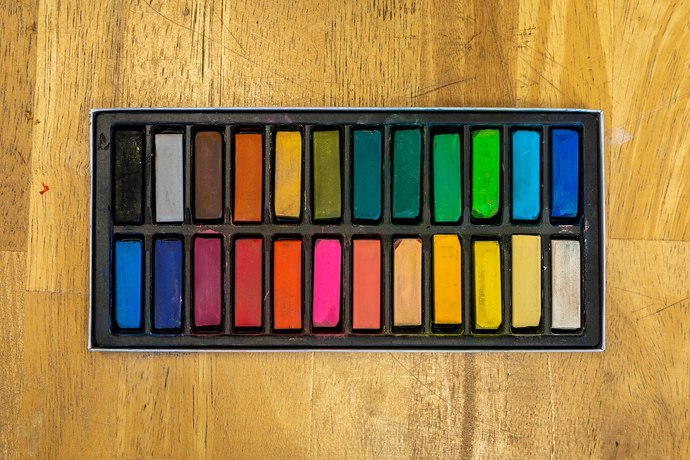 Kutunuzda bir pastel boya var ve hayatınızı o renge boyayacaksınız. Hangi renk olsun isterdiniz?