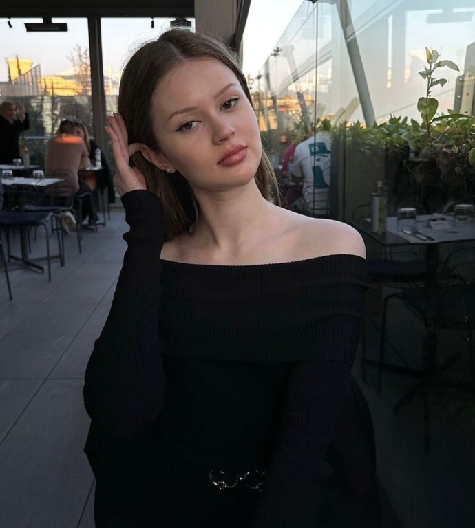 Barbara Palvin, Adriana Lima gibi ünlülerin güzelliği çok abartılmıyor mu?