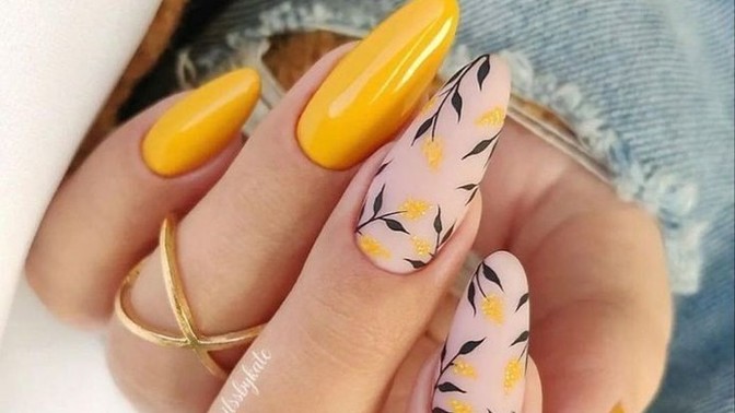 Rengarenk tırnaklari 💅 sever misiniz?