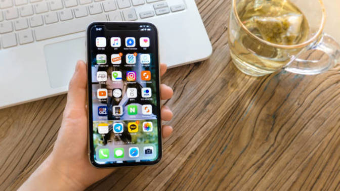 Nişanlım orta gelirli, iPhone 11 128 GB telefon almasını istiyorum. Bunu alması sizce onun için ağır olur mu?