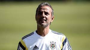 Sahada rakip ama ülke genelinde tatlı rekabet olsa dahi Fenerbahçenin hocası kim olmalı?