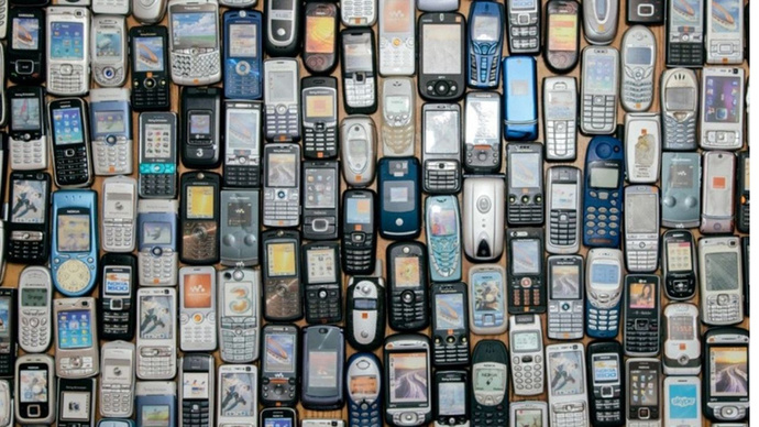 Kullandığınız ilk cep telefonu hangisiydi?
