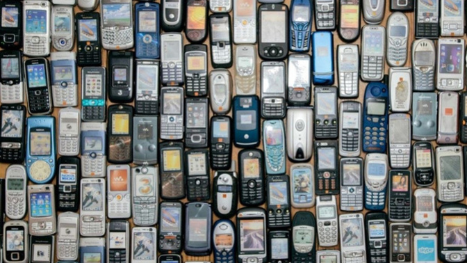 Kullandığınız ilk cep telefonu hangisiydi?