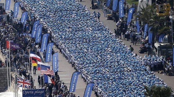 6400 Çalışanını Çin’den Fransa’ya Tatile Götüren patron hakkında ne düşünüyorsunuz?