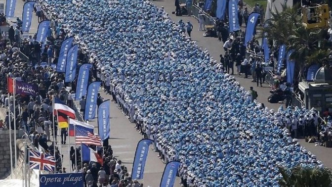 6400 Çalışanını Çin’den Fransa’ya Tatile Götüren patron hakkında ne düşünüyorsunuz?