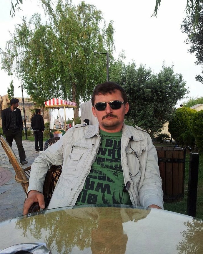 Çok fazla yakışıklı değilim ama var yani 
