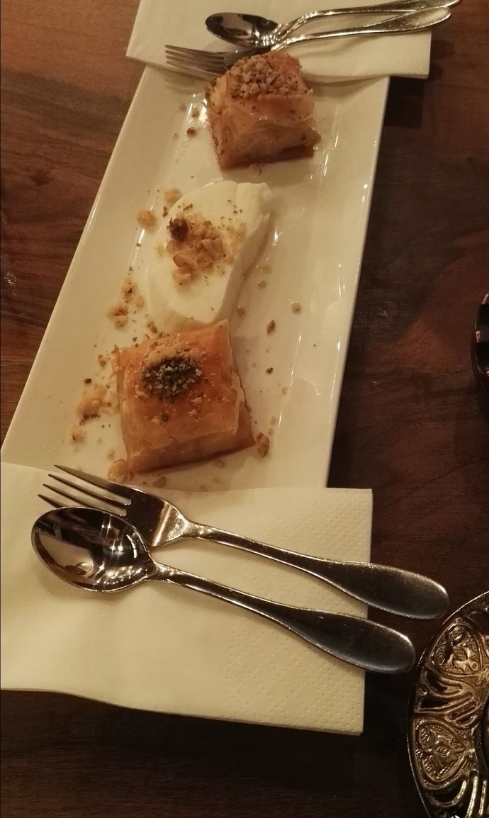 gorseldekine kusabilirim, ama karşımdaki arkadaş 2 tabak götürdü 🤮