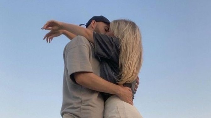 Sevgiliniz rol gereği başkasını öpebilir mi?