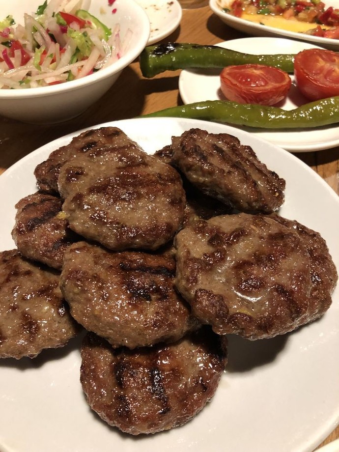 Sabah saatlerinde sulu sulu ızgara köfte yenir mi?
