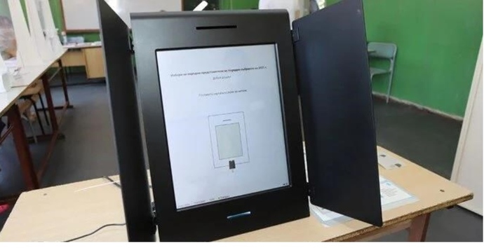YSK Başkanı Elektronik seçim için ilk adımı attı. Sizce elektronik seçim olmalı mı?