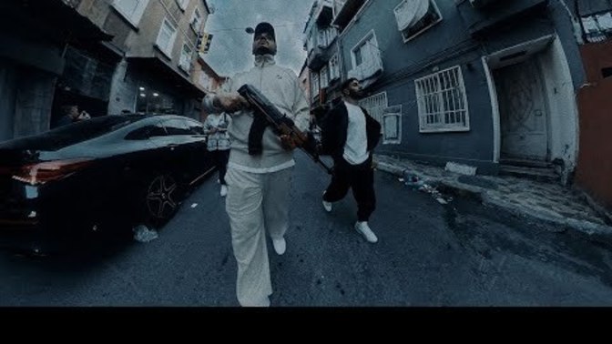 Yüksek sesle müzik dinlemeyi sever misiniz?