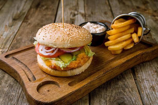 Burgerde tavuk mu et mi daha çok seviyorsunuz?