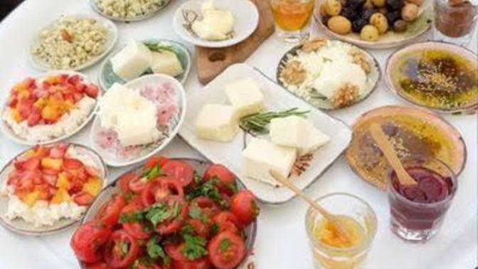 Pazar kahvaltısı dışarıda mı, evde mi daha keyifli?