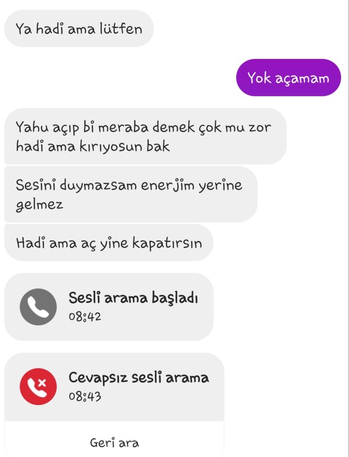 Dün kızlar cilve naz yapamıyor diyordu, birazcık konuşunca düştüğü haller🤣 Kızlar cilve yapmayı bilmiyor mu sizce?