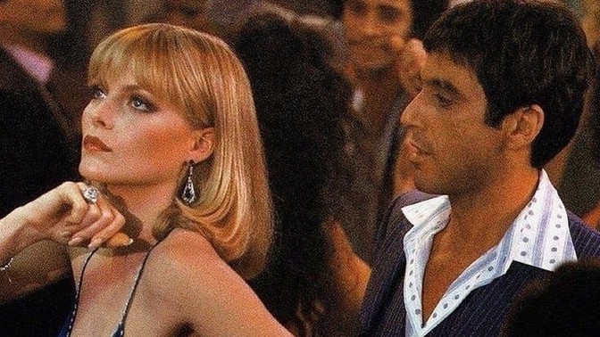 Sevgili yapınca taş devrine dönenlerden misiniz?