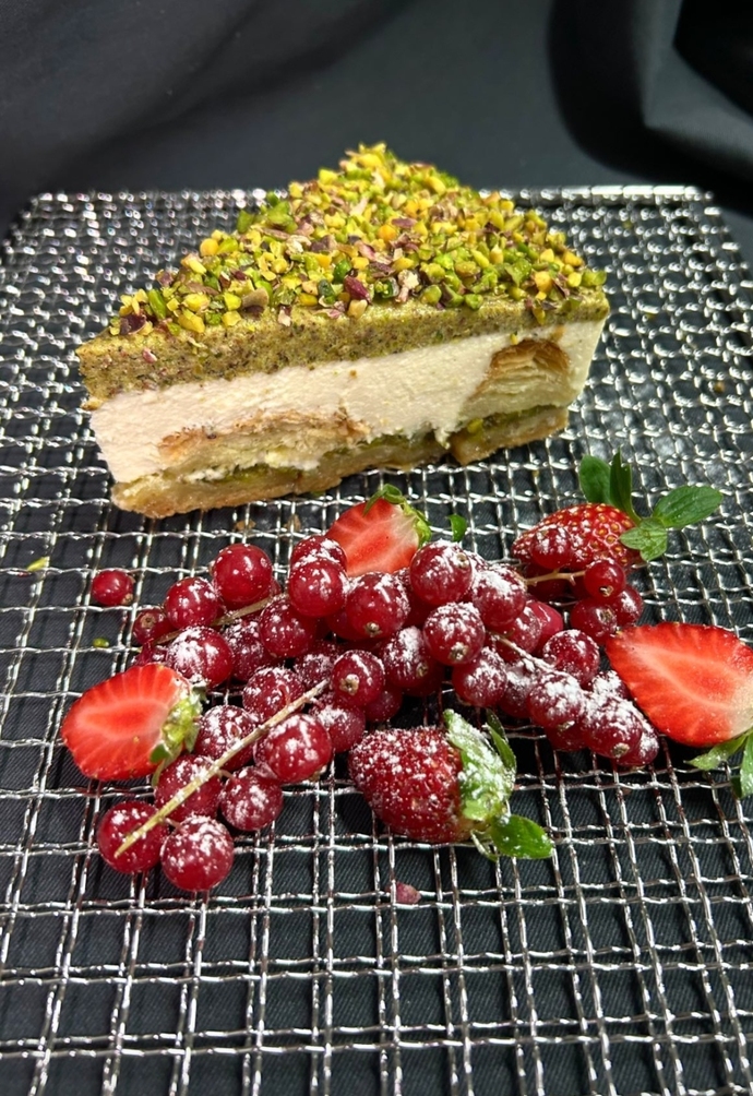 İş tabağımda baklavalı cheesecake yaptım, nasıl olmuş?
