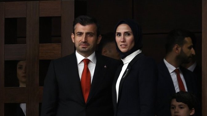 Bu adamı beğenmeyenler varmış niye beğenmiyorsunuz?