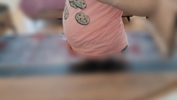 İki aylık hamileyim. Karnım çok mu büyük duruyor sizce?