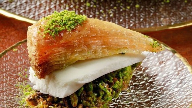 Baklava fıstıklı mı yoksa cevizli mi olur?