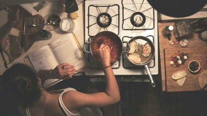 Evde yemek yapmaya üşendiğim için sürekli dışarıdan söylüyorum. Siz ev yemeği mi yoksa dışarıdan söylemeyi mi tercih ediyorsunuz?