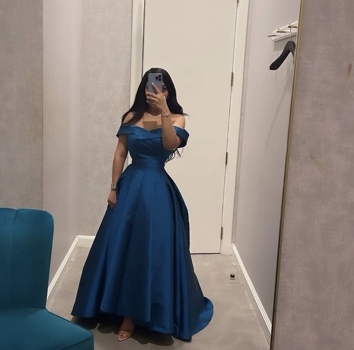 Bu beyaz elbise güzel mi sizce?