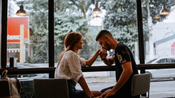 Cinsel anlamda sizi tatmin edemeyen biriyle olur mu?